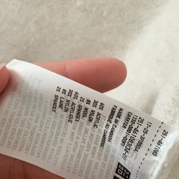 Uniqlo Off-White Cardigan with Button Detail - Picture 6 of 6